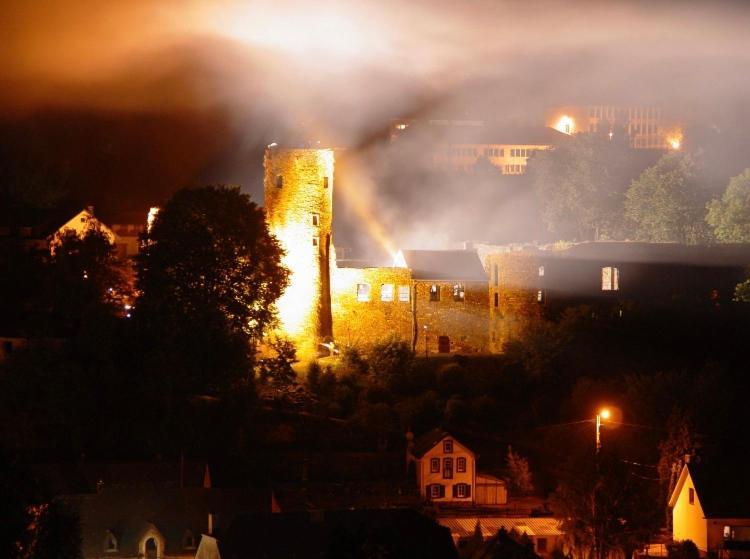 Zum Burgblick * Burg Reuland